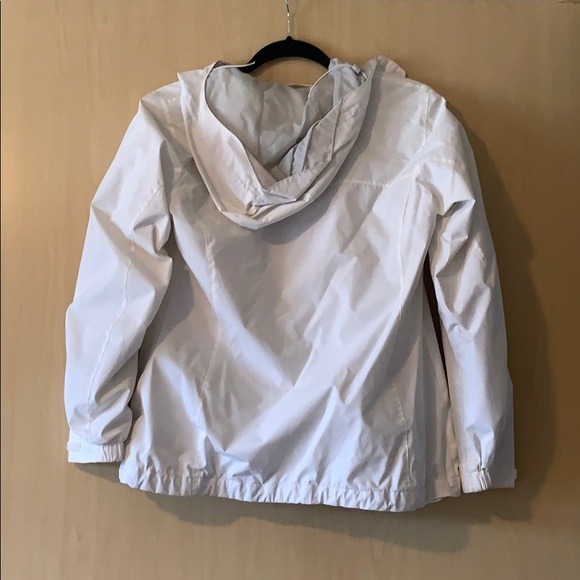 Women’s White Columbia Jacket - Picture 10 of 10